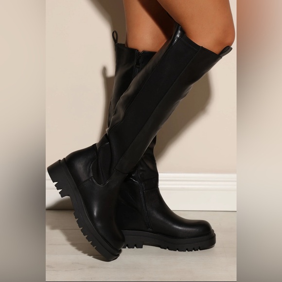 Black Knee-High Women's Boots - Picture 1 of 2